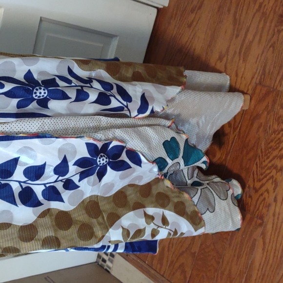 Beautiful Silk Skirt w/2 layers and scrunchy waist - Picture 2 of 6